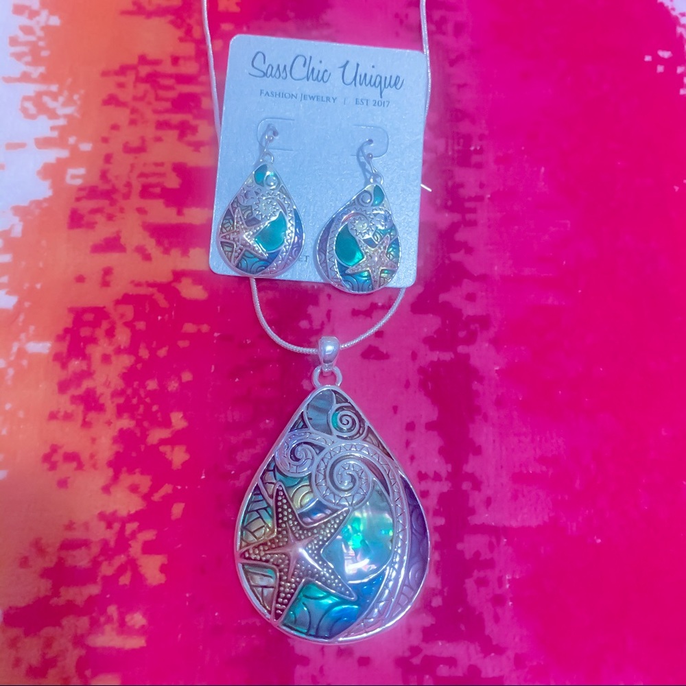 Sassy Chic Ocean Starfish necklace & earring set